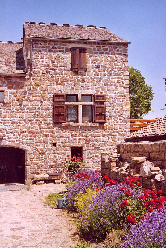 Beau village de La Garde Guerin