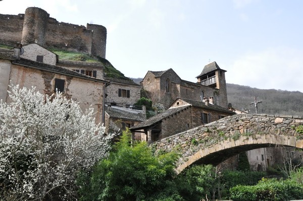 Beau village de Brousse le Château