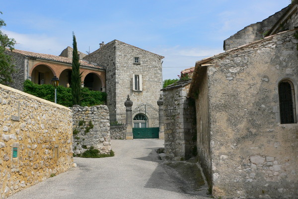 Beau village de La Garde -Adhémar