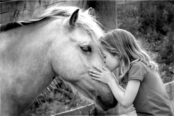 Enfant en noir et blanc