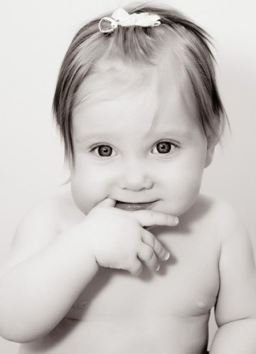 Enfant en noir et blanc