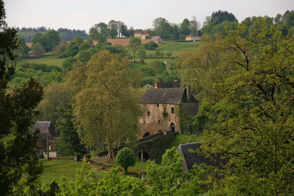 Beau village de Ségur-le-Château