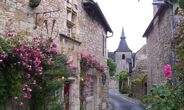 Beau village de Turenne