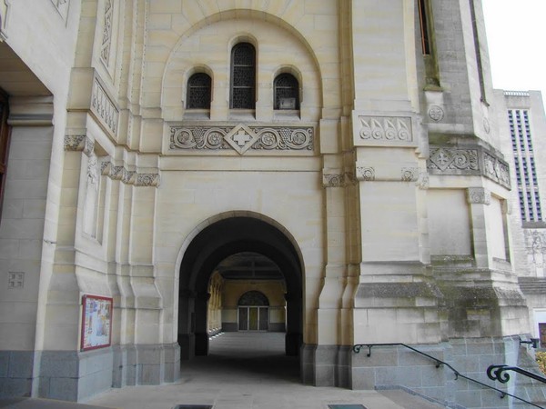 Basilique Sainte-Thérèse de Lisieux