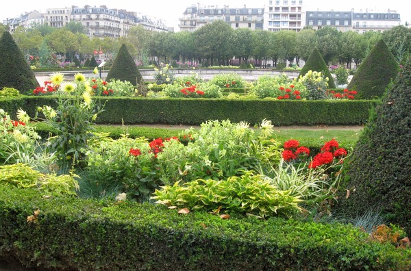 Paris - Le jardin des invalides 